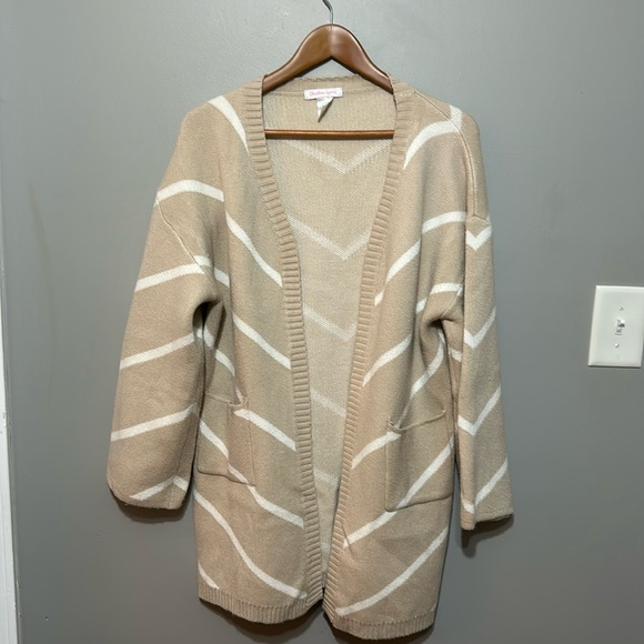 Christina Lynn’s Sweaters - Christina Lynn’s Open Front Cardigan Sweater Tan/White Runs Big, Size S/M EUC!!